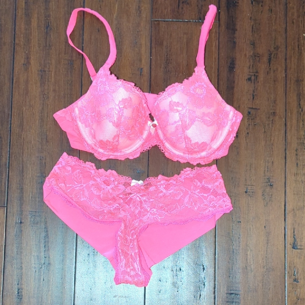 Victoria's Secret Vibrant Pink Lace Panty/Bra Set